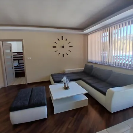 Panorama Family 45c, 아파트 도노발리